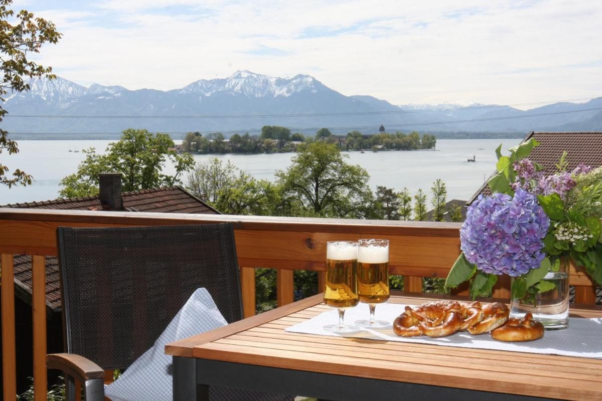 Haus Chiemsee-Blick Lejlighed Gstadt am Chiemsee Eksteriør billede