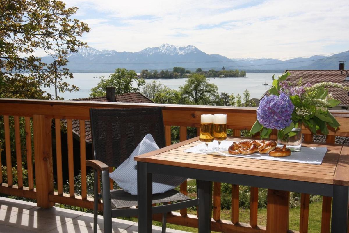 Haus Chiemsee-Blick Lejlighed Gstadt am Chiemsee Eksteriør billede